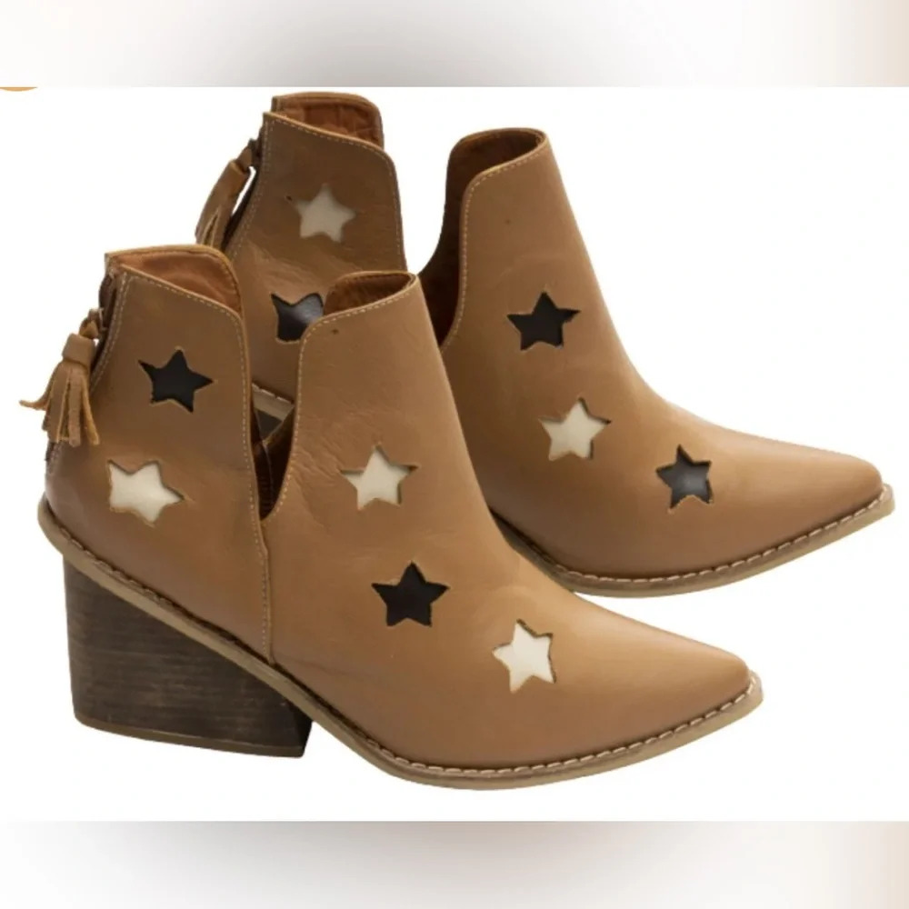 Silvia Cobos Shoot For The Moon Boots Honey, Various Sizes NWOB